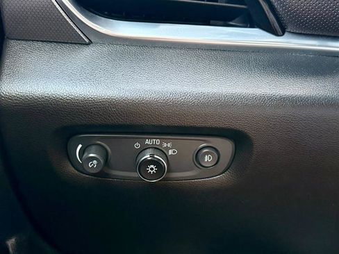 Used 2019 Chevrolet Traverse Premier AWD/4WD image 19