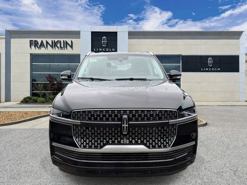 New 2026 Lincoln Navigator Premiere AWD/4WD image 2