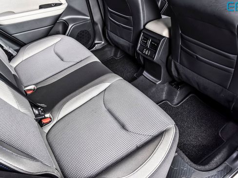 Used 2025 Subaru Forester Premium image 22