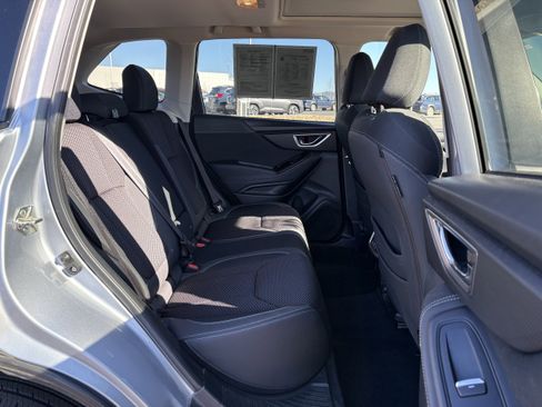 Used 2019 Subaru Forester Premium image 31