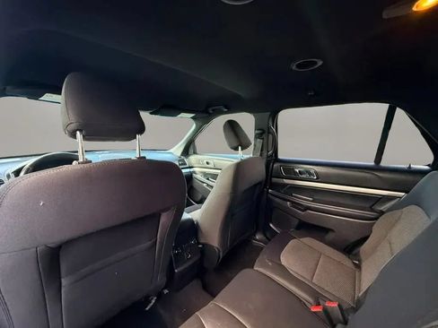 Used 2019 Ford Explorer XLT w/ Equipment Group 201A AWD/4WD image 17