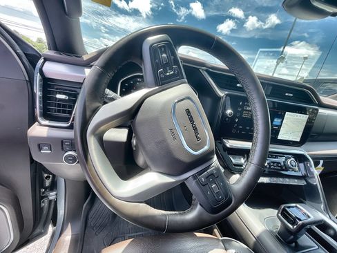 Used 2024 GMC Sierra 1500 Denali w/ Denali Reserve Package AWD/4WD image 11