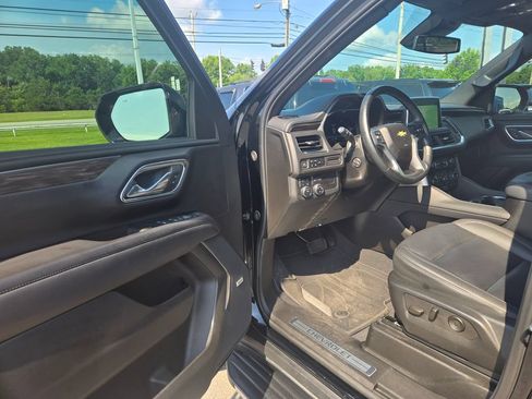 Used 2024 Chevrolet Tahoe LT w/ Luxury Package AWD/4WD image 6