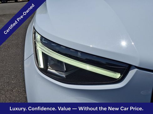 Certified 2024 Volvo XC40 B5 Plus w/ Protection Package Premier AWD/4WD image 10