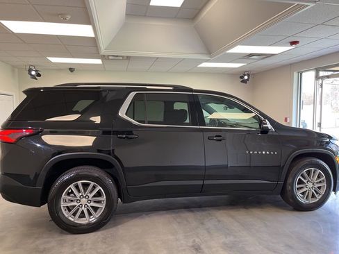 Used 2022 Chevrolet Traverse LT image 8