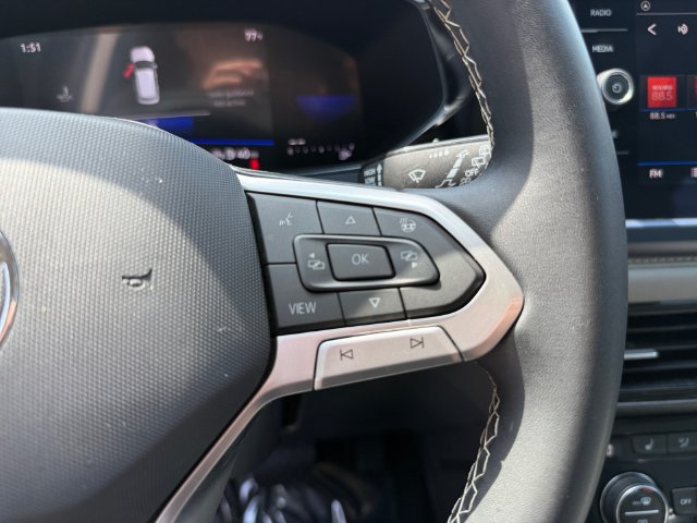 Certified 2024 Volkswagen Taos SE w/ Panoramic Sunroof Package FWD image 19