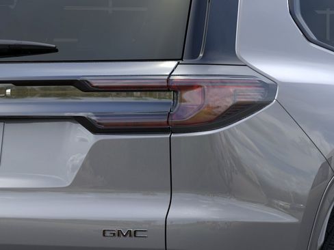 New 2026 GMC Acadia Denali Ultimate w/ LPO, Floor Liner Package AWD/4WD image 11