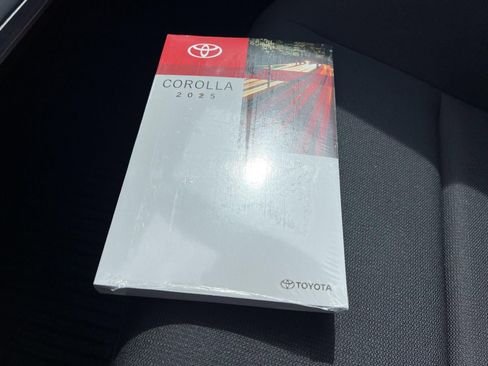 Used 2025 Toyota Corolla LE w/ LE Premium Package image 20