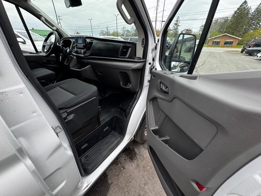Used 2024 Ford Transit 250 Low Roof AWD w/ Exterior Upgrade Package image 27