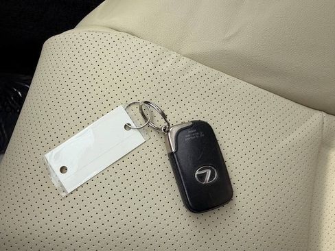 Used 2011 Lexus IS 250 w/ Premium Pkg Value Edition RWD image 59