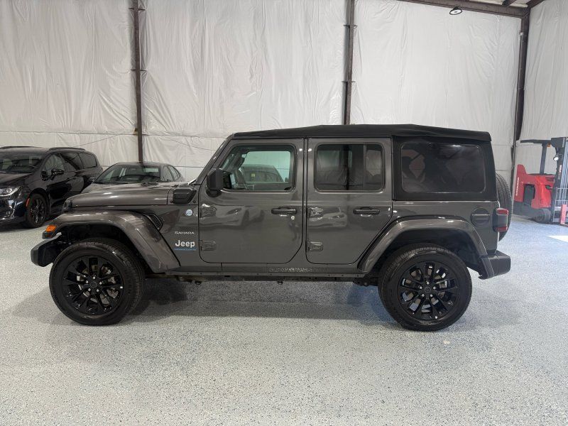 Used 2024 Jeep Wrangler Unlimited Sahara AWD/4WD image 2