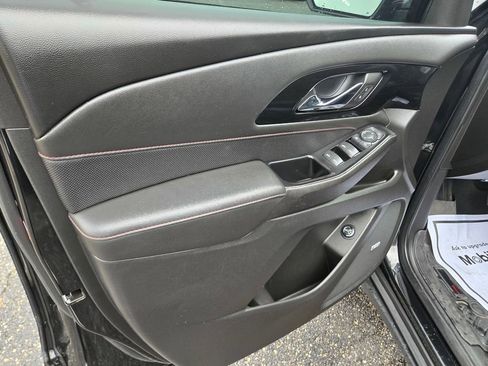 Used 2023 Chevrolet Traverse RS w/ LPO, Floor Liner Package image 39