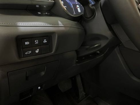 Used 2023 Toyota Highlander Platinum AWD/4WD image 19