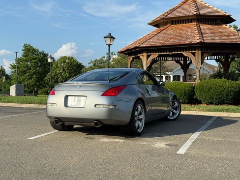 Used 2006 Nissan 350Z Track w/ (N93) Cargo Convenience Pkg RWD image 5