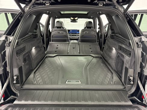 Used 2025 BMW X5 M60i AWD/4WD image 42