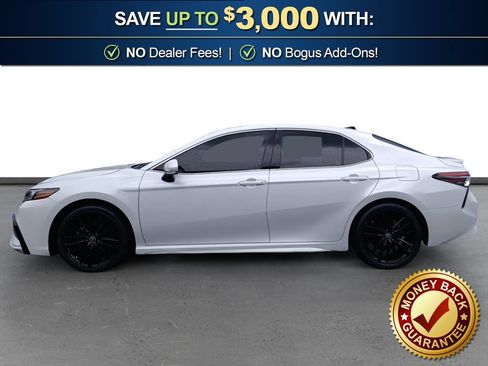 Used 2021 Toyota Camry XSE FWD image 2