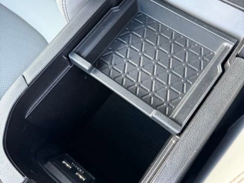 Used 2021 Toyota RAV4 Limited image 21