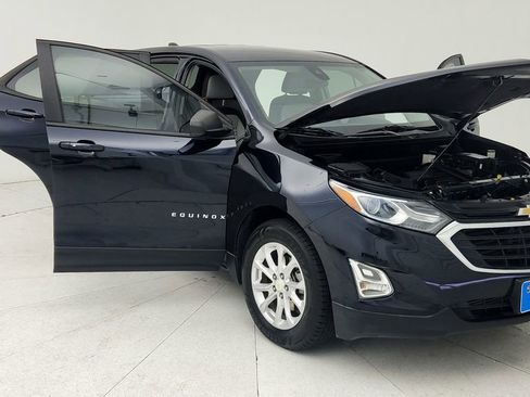 Used 2020 Chevrolet Equinox LS w/ LS Convenience Package FWD image 10