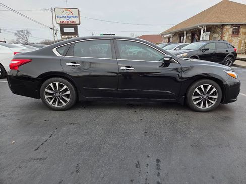 Used 2016 Nissan Altima 2.5 SV w/ Convenience Package image 6