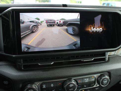 New 2026 Jeep Gladiator Sport AWD/4WD image 38