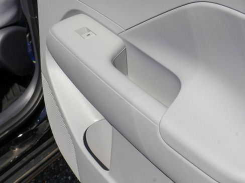 New 2026 Hyundai Kona SE image 23