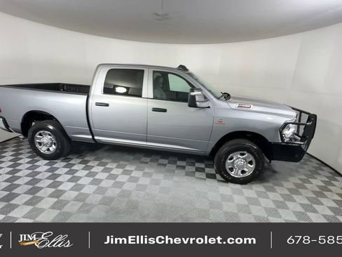 Used 2024 RAM 2500 Tradesman w/ Chrome Appearance Group image 10