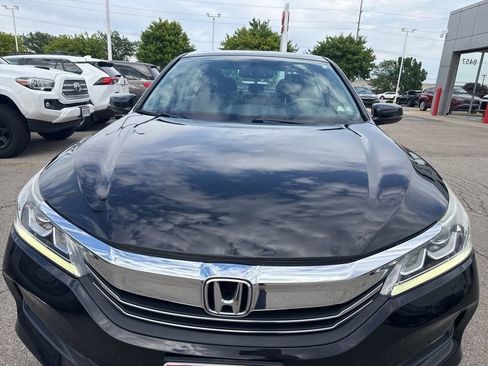 Used 2017 Honda Accord EX-L image 8