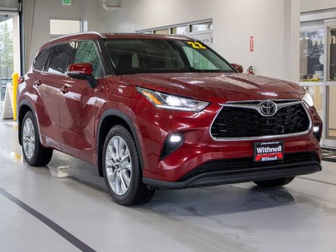 Used 2022 Toyota Highlander Limited image 5