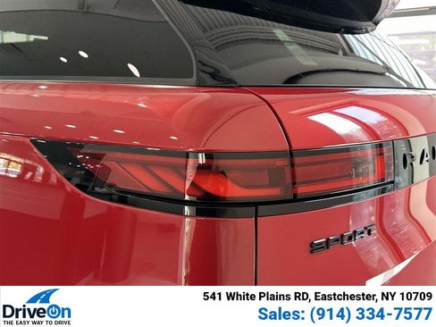 Used 2024 Land Rover Range Rover Sport Dynamic SE AWD/4WD image 8
