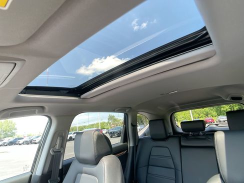 Certified 2022 Honda CR-V Touring image 24