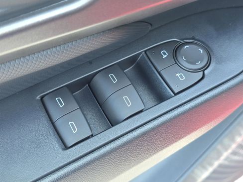 New 2026 Chevrolet Equinox EV LT image 19