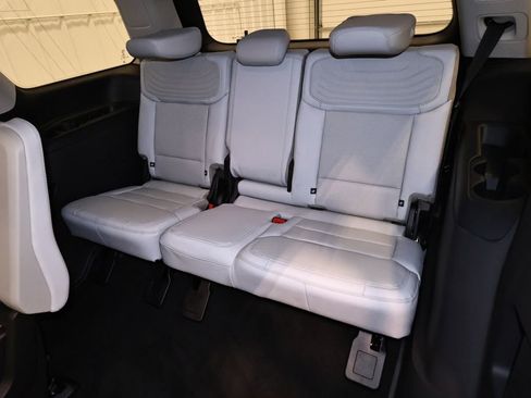 New 2026 Ford Expedition Platinum w/ Platinum Ultimate Package AWD/4WD image 17