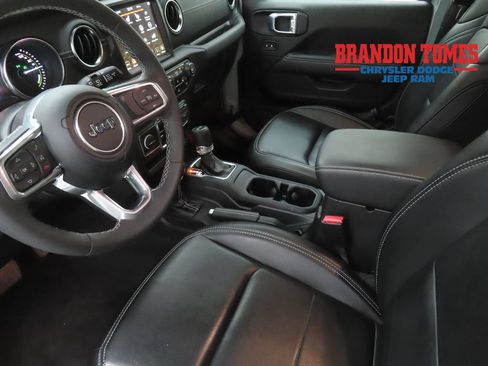 Used 2023 Jeep Wrangler Unlimited Sahara w/ Cold Weather Group AWD/4WD image 20