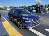 Used 2023 Nissan Rogue SV image 2