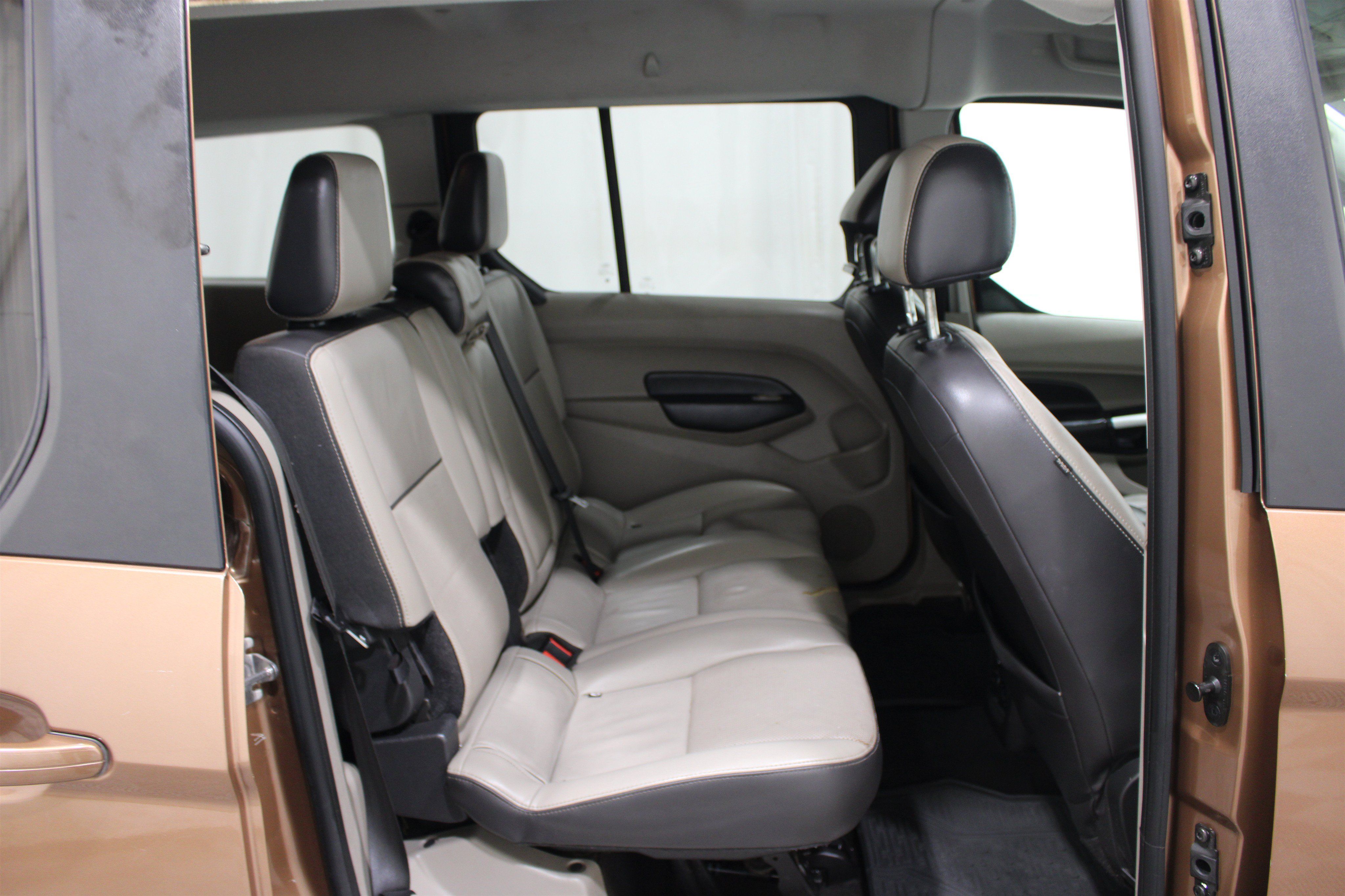 Used 2014 Ford Transit Connect Titanium FWD image 24