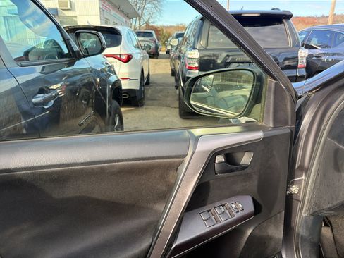 Used 2016 Toyota RAV4 LE image 16