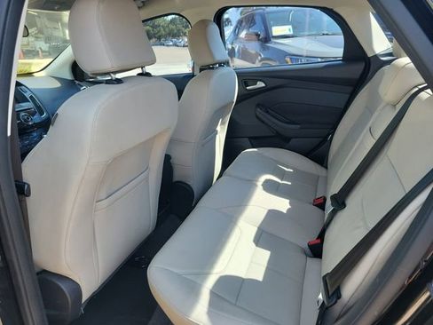 Used 2015 Ford Focus Titanium image 9