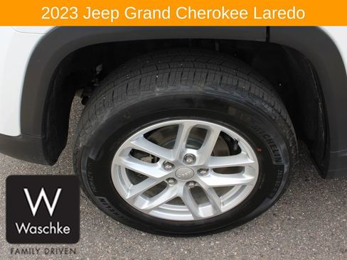 Used 2023 Jeep Grand Cherokee Laredo w/ Luxury Tech Group I AWD/4WD image 14