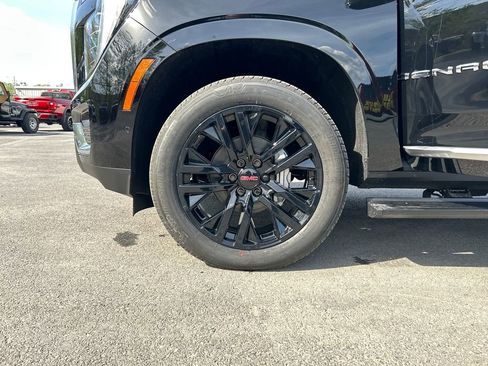 New 2026 GMC Yukon Denali w/ Sun & Power Step Package AWD/4WD image 27
