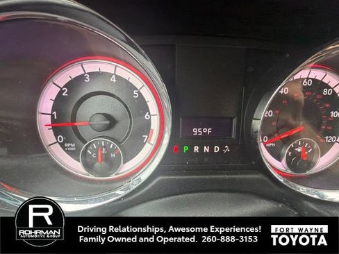Used 2019 Dodge Grand Caravan SXT FWD image 11