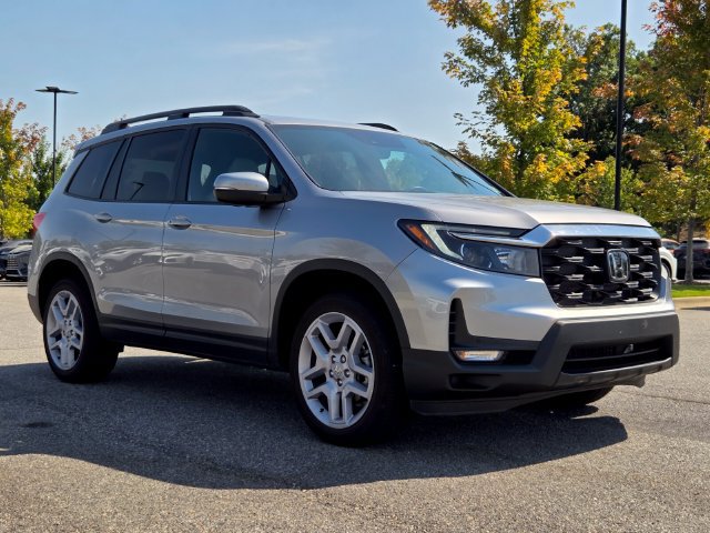 Used 2025 Honda Passport EX-L image 7