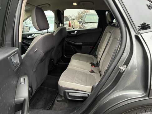 Used 2020 Ford Escape SE image 4