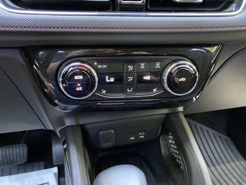 Used 2025 Chevrolet TrailBlazer RS w/ Convenience Package FWD image 29