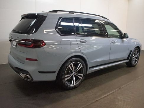 Used 2026 BMW X7 xDrive40i w/ M Sport Package AWD/4WD image 4