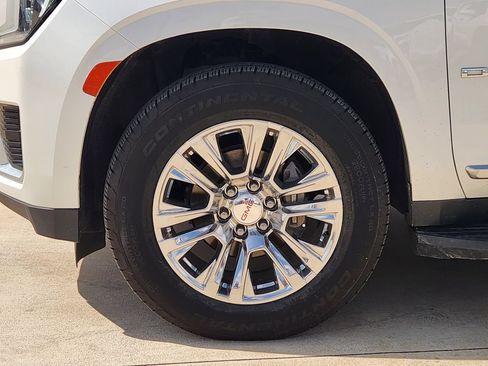 Used 2021 GMC Yukon XL Denali AWD/4WD image 12