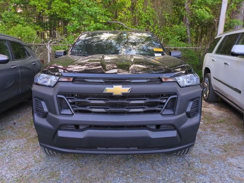 Used 2026 Chevrolet Colorado W/T w/ Advanced Trailering Package RWD image 3