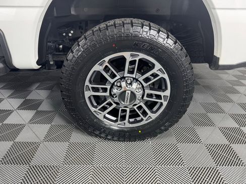 Used 2024 Ford F250 Limited w/ FX4 Off-Road Package image 31