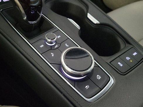 Certified 2023 Cadillac XT4 Luxury image 28