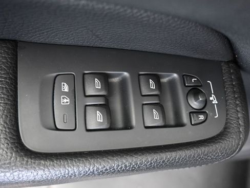 Used 2019 Volvo XC60 T5 Momentum w/ Premium Package image 25