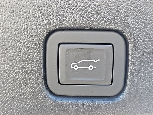 New 2026 GMC Acadia Denali w/ Super Cruise Package image 9